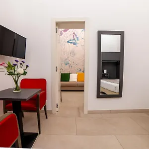 Bed & Breakfast Time, Naples
